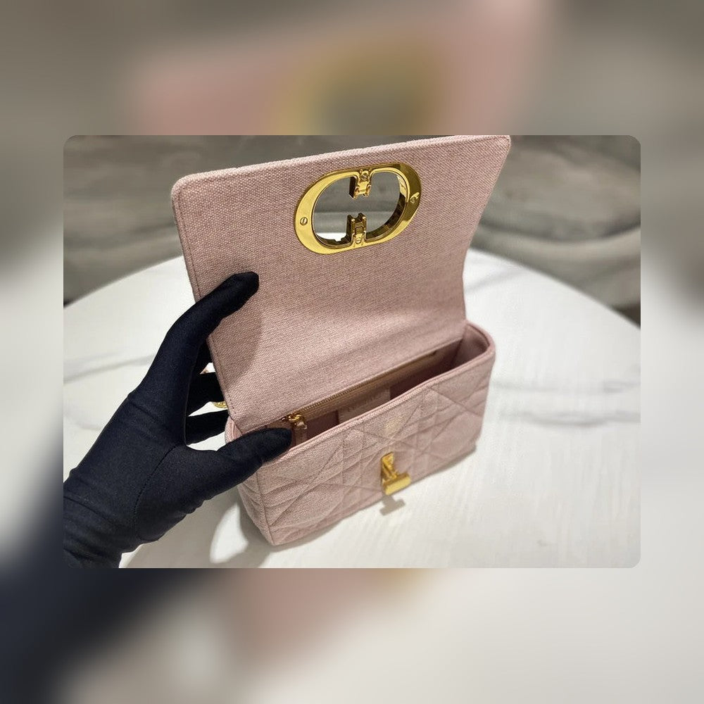 Anum Bags Detail