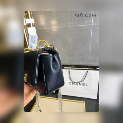 Anum Bags Detail