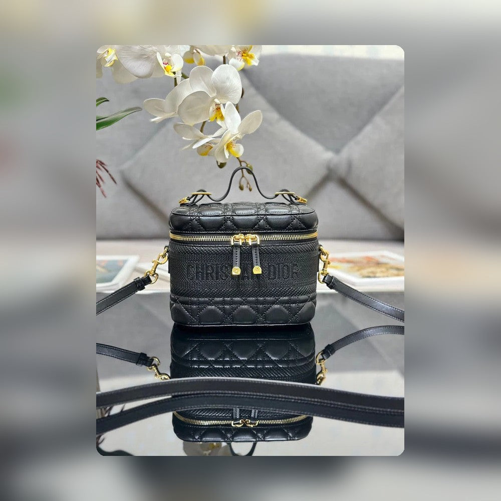 Anum Bags Detail