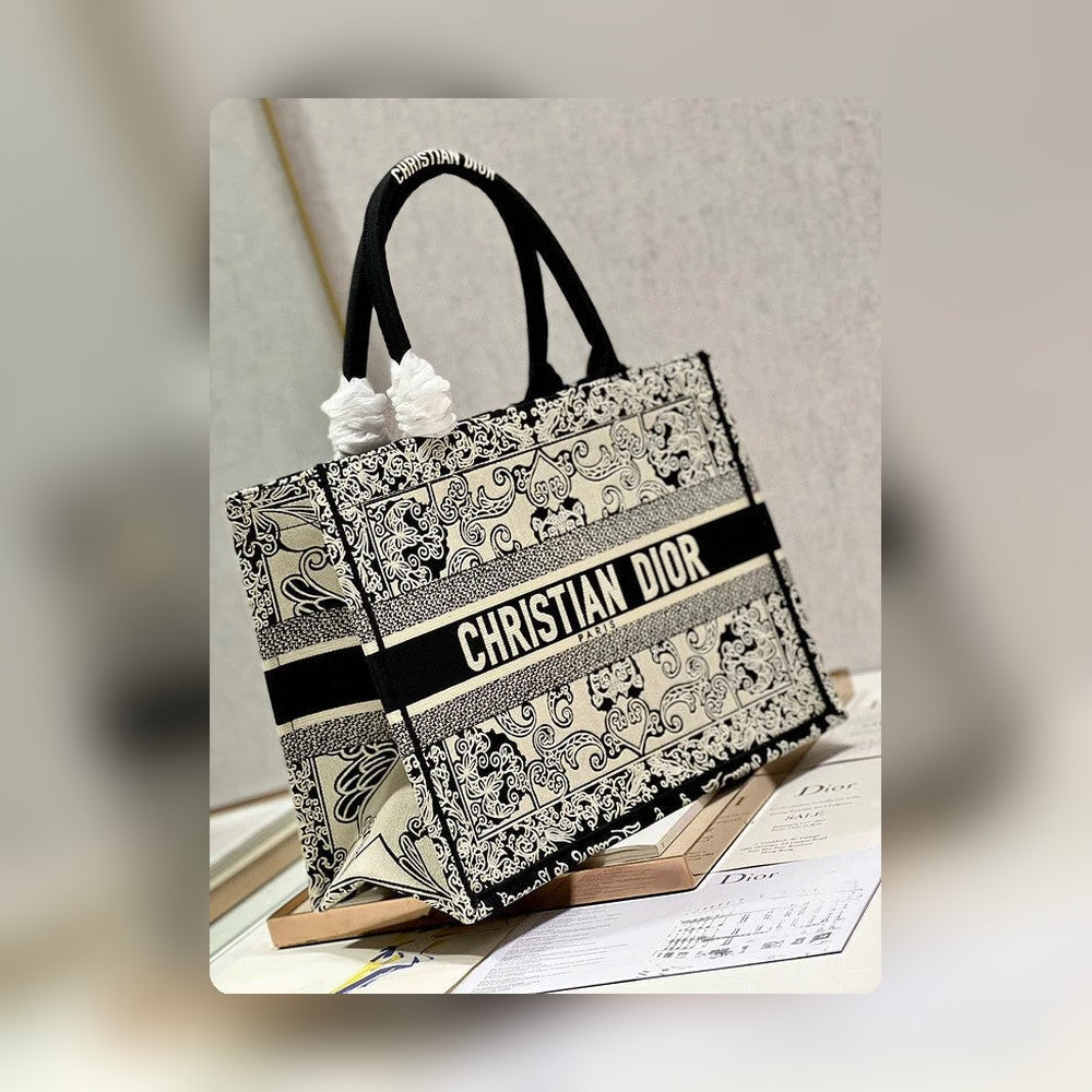 Anum Bags Detail