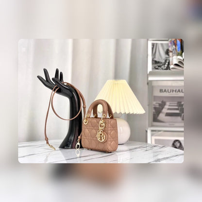 Anum Bags Detail