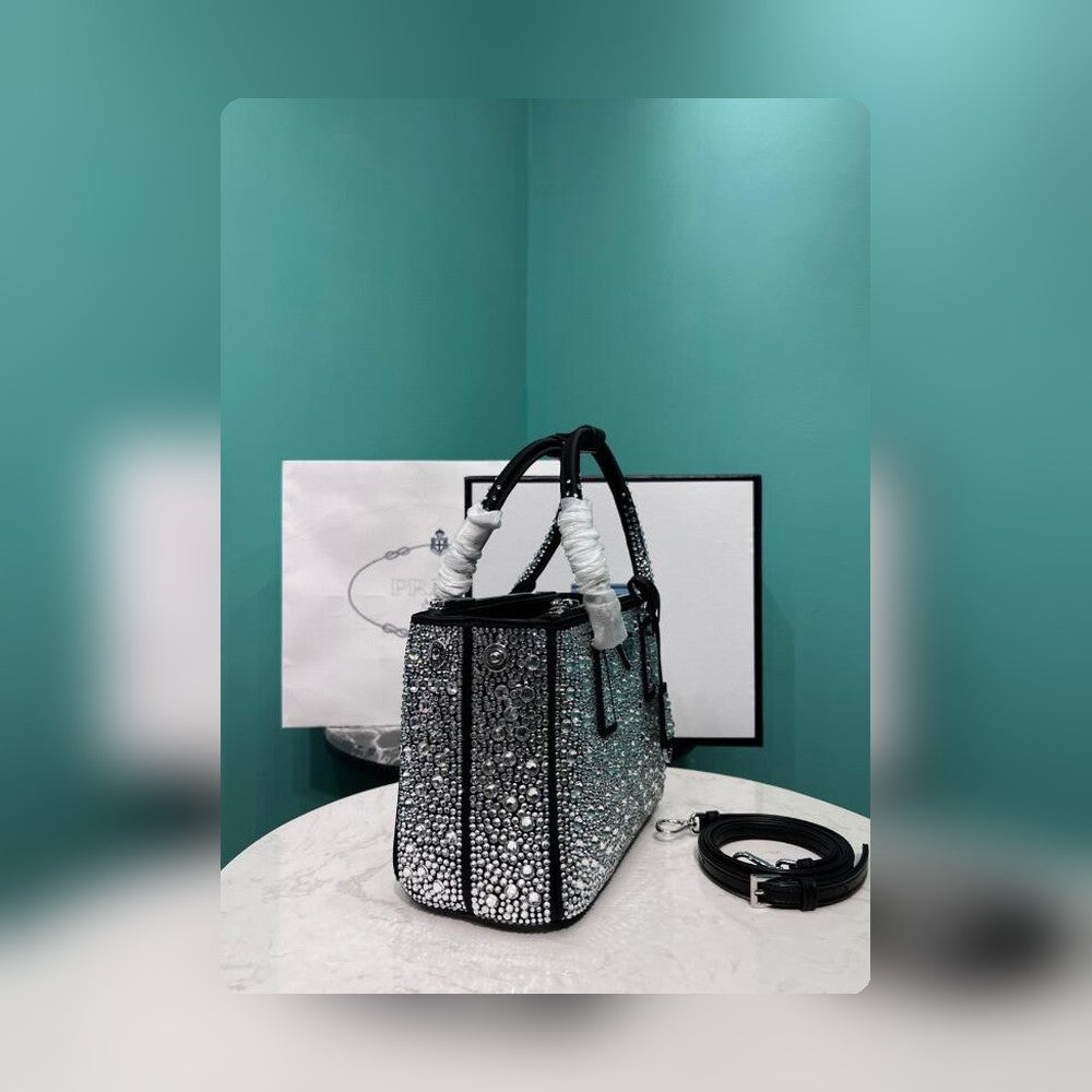 Anum Bags Detail