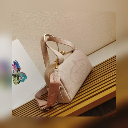 Anum Bags Detail