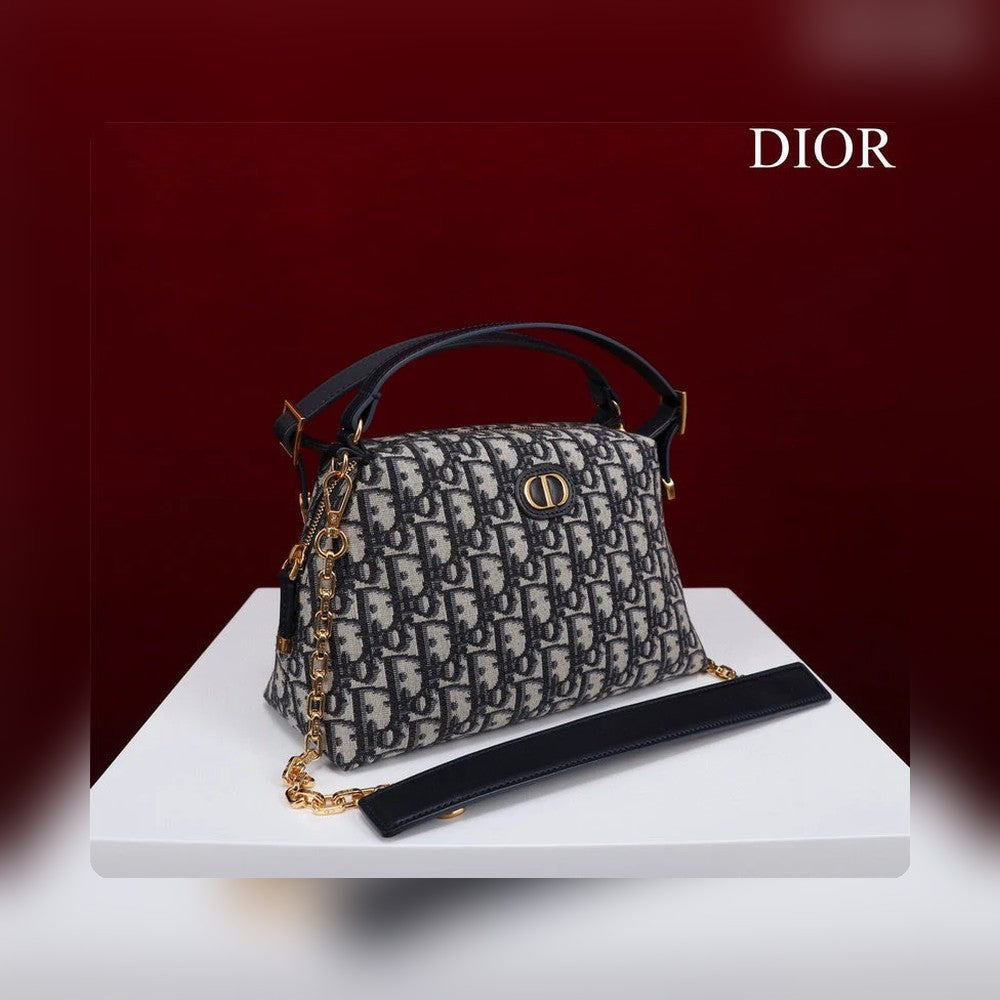 Anum Bags Detail