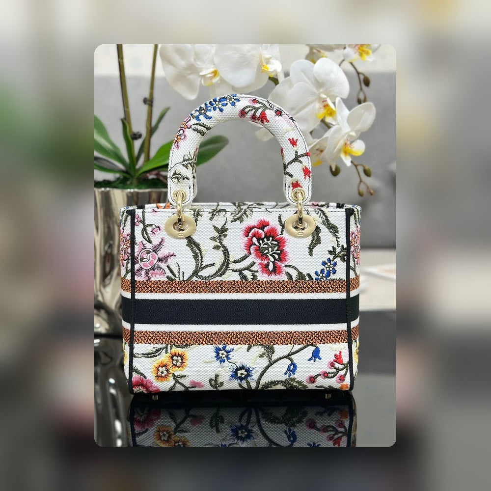 Anum Bags Detail