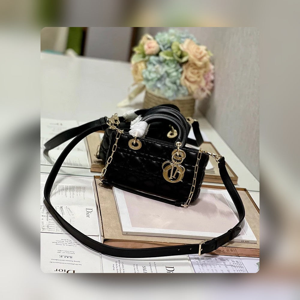 Anum Bags Detail