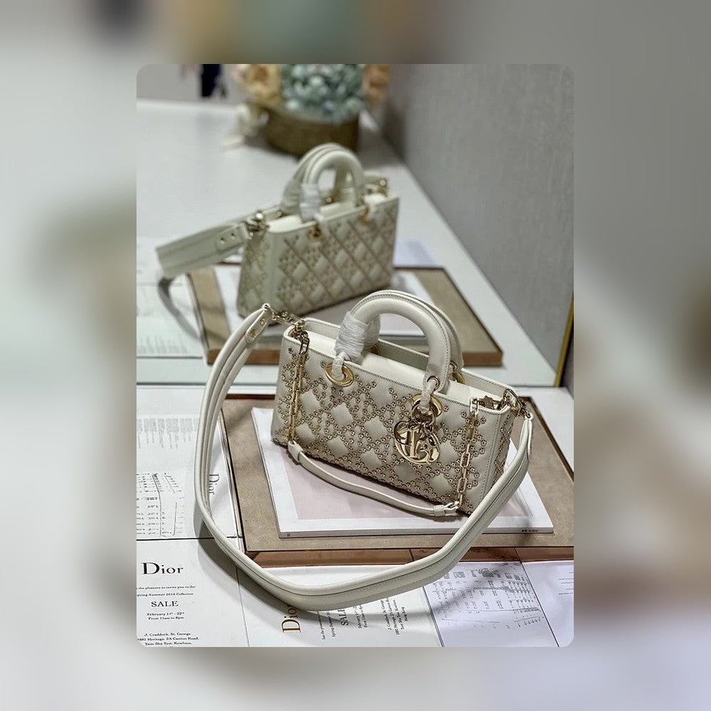 Anum Bags Detail