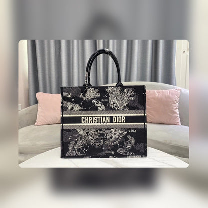 Anum Bags Detail