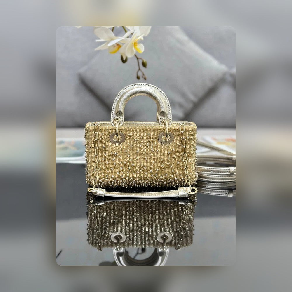 Anum Bags Detail