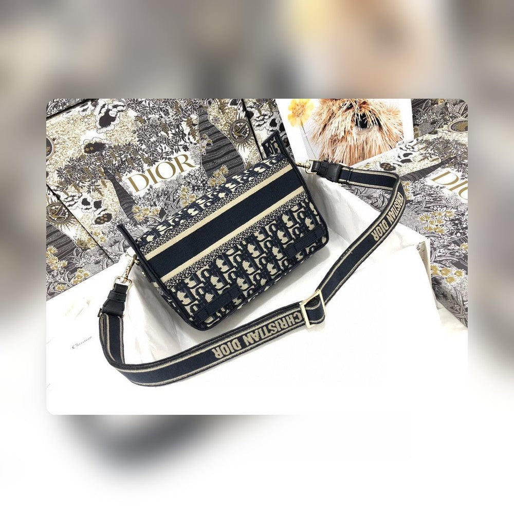 Anum Bags Detail