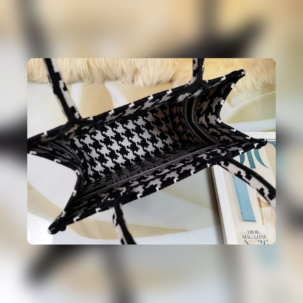 Anum Bags Detail
