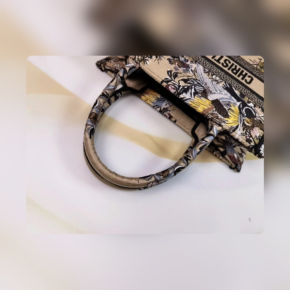 Anum Bags Detail