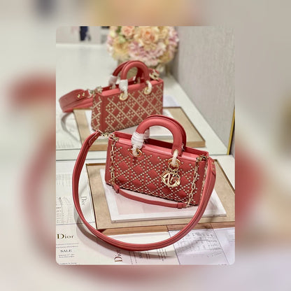Anum Bags Detail