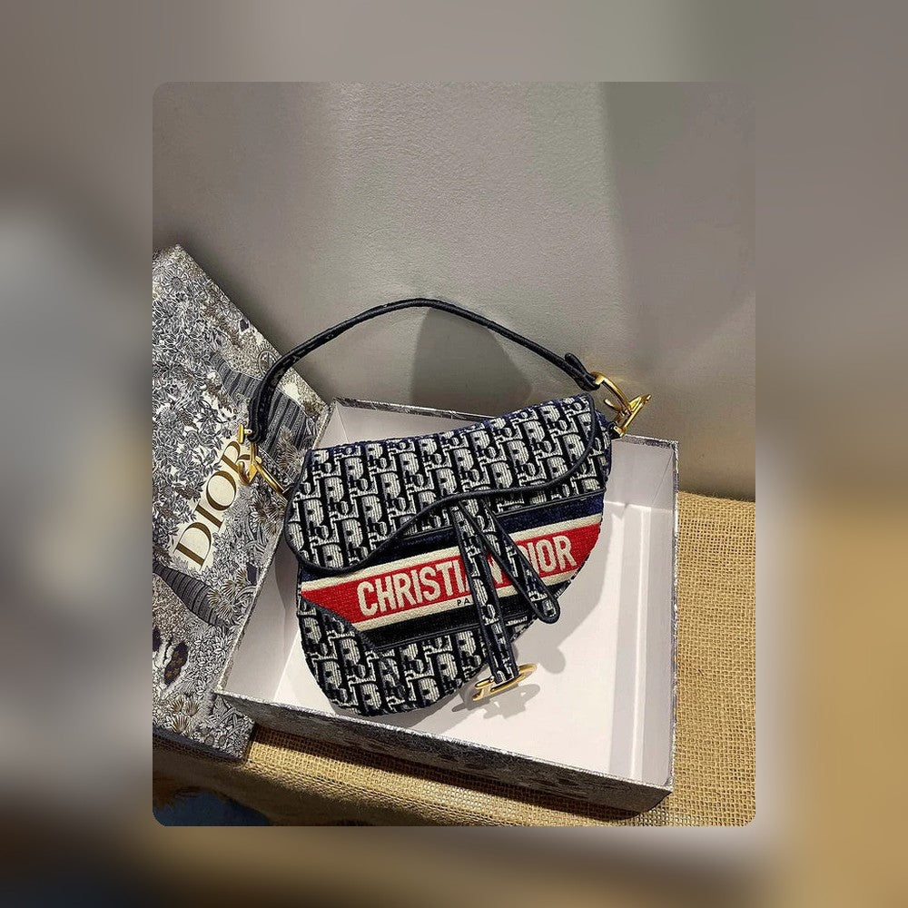 Anum Bags Detail