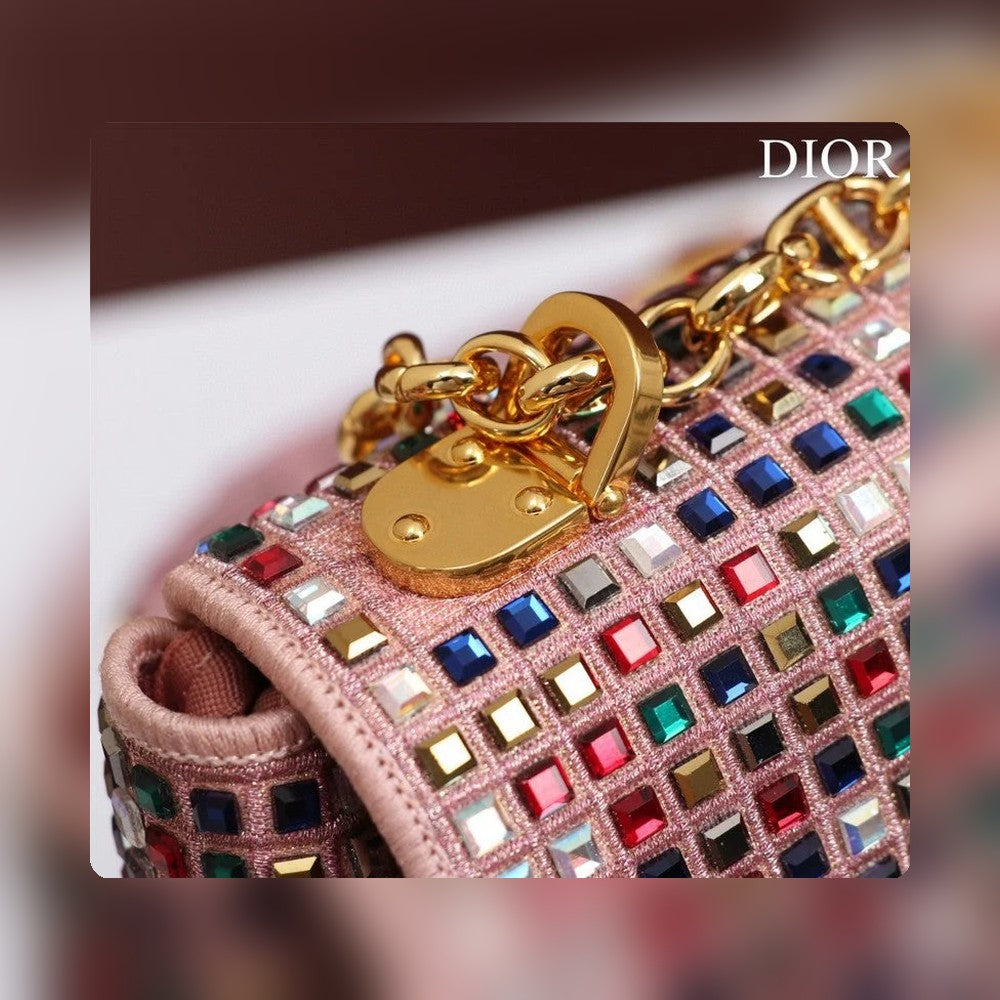 Anum Bags Detail