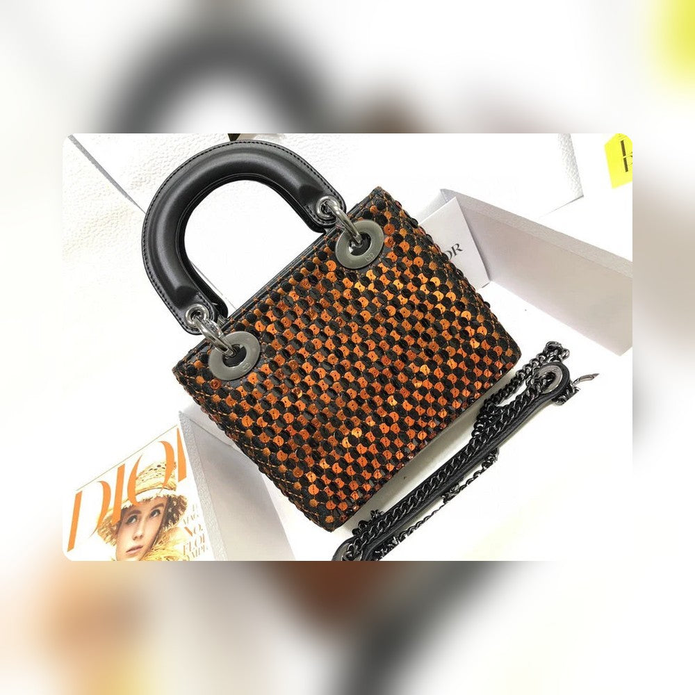 Anum Bags Detail