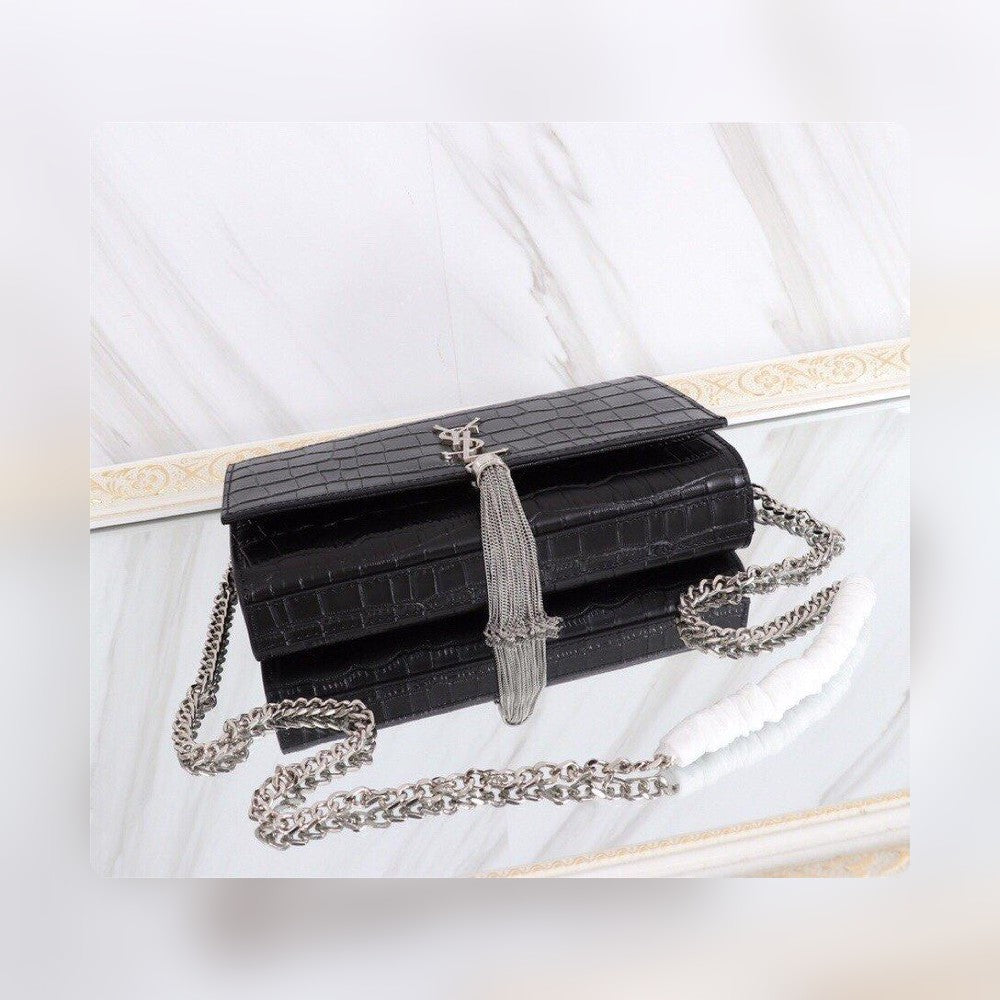 Anum Bags Detail