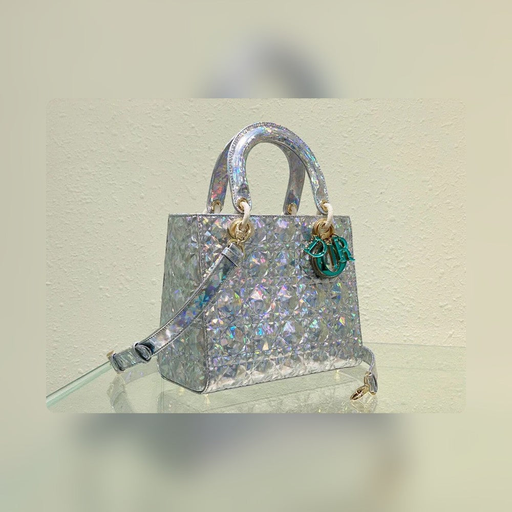 Anum Bags Detail
