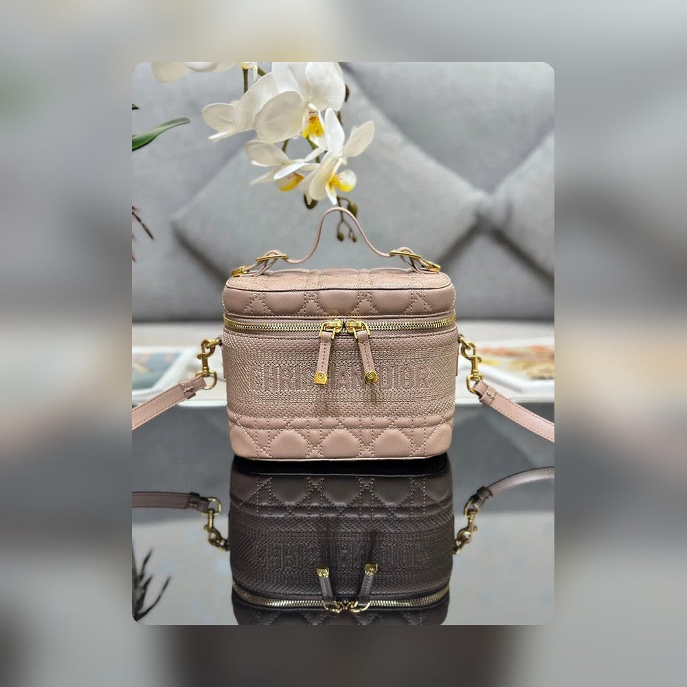 Anum Bags Detail