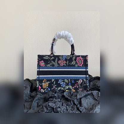 Anum Bags Detail