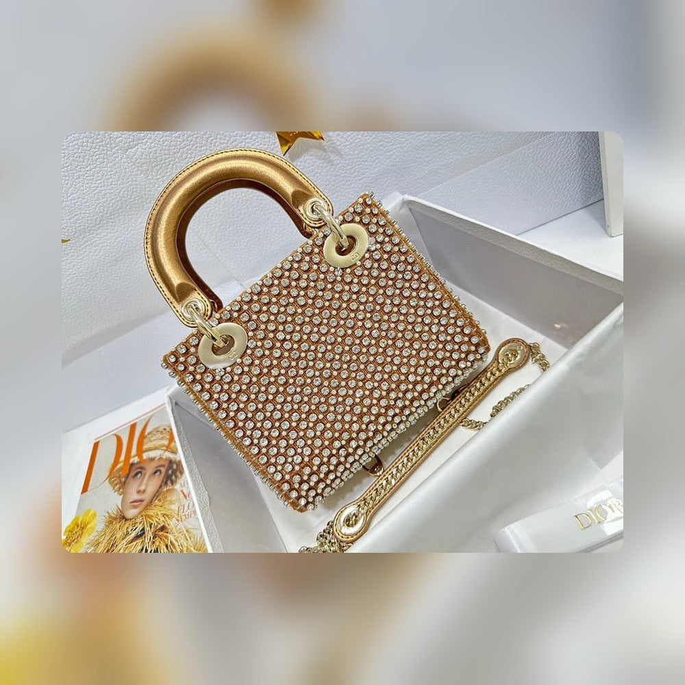 Anum Bags Detail