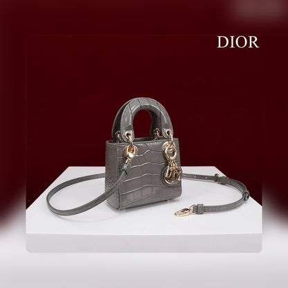 Anum Bags Detail