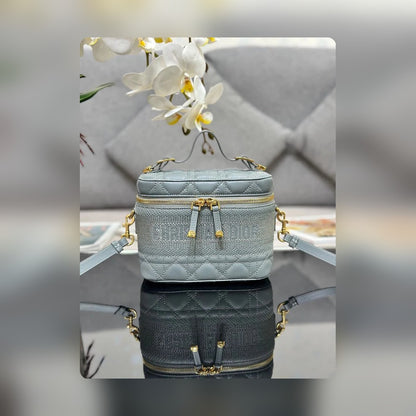 Anum Bags Detail
