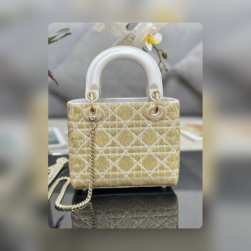 Anum Bags Detail