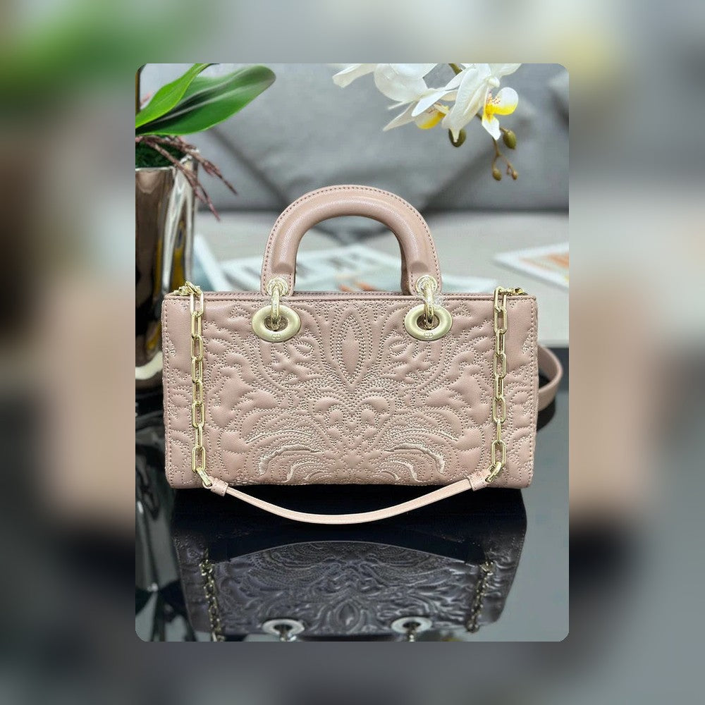 Anum Bags Detail