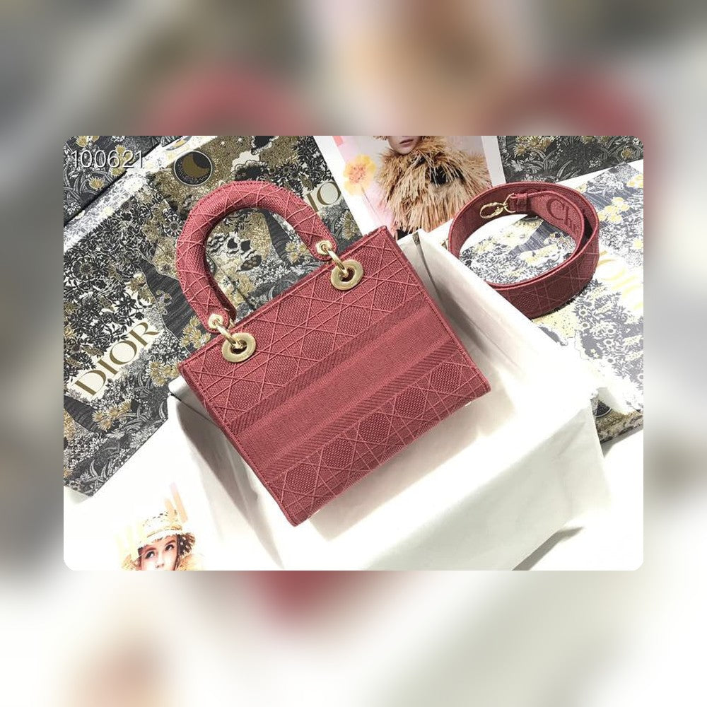 Anum Bags Detail