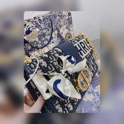 Anum Bags Detail