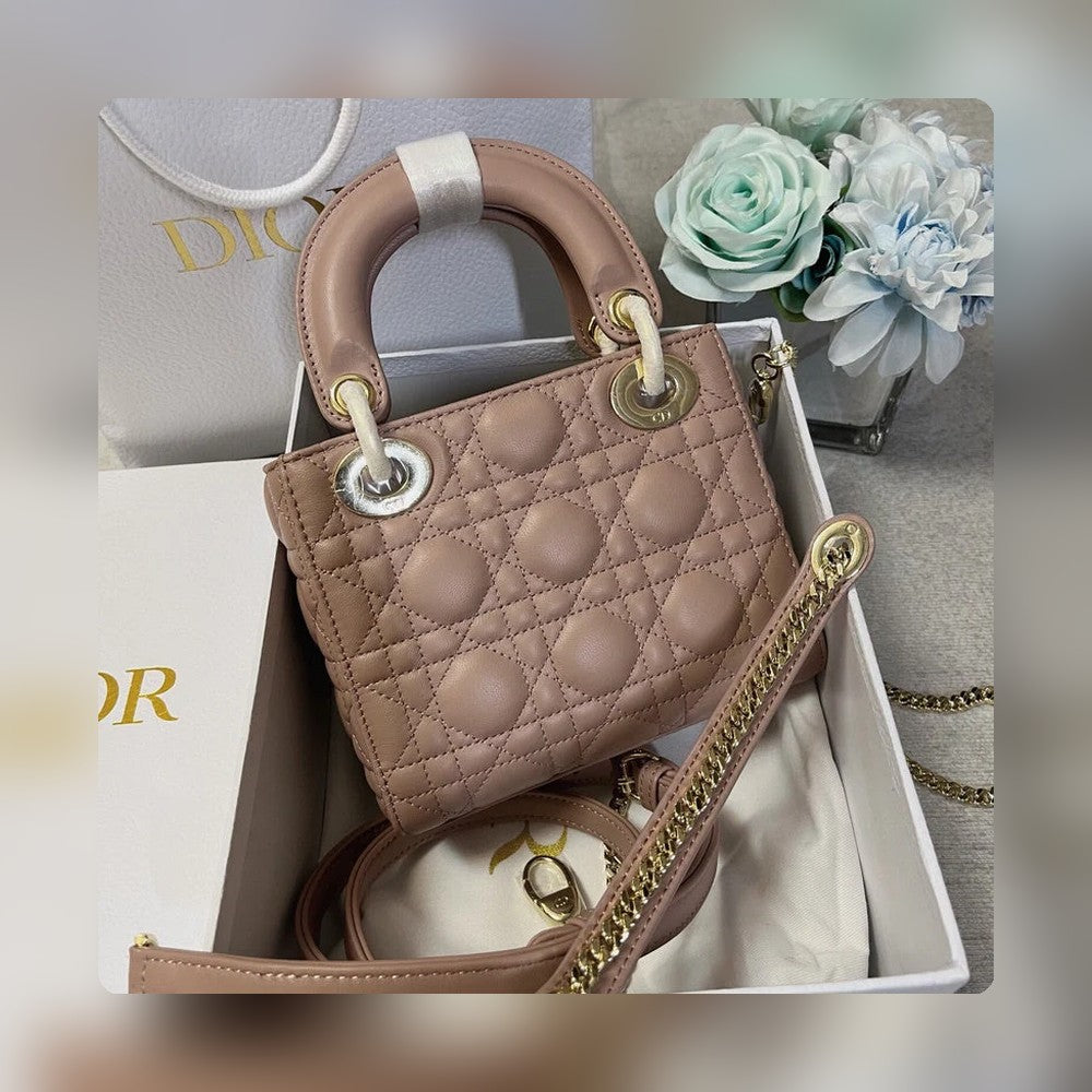 Anum Bags Detail