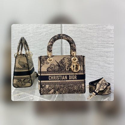 Anum Bags Detail