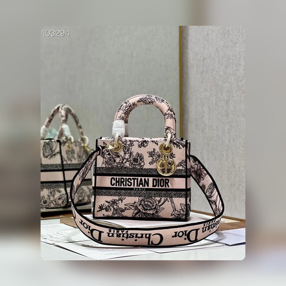 Anum Bags Detail
