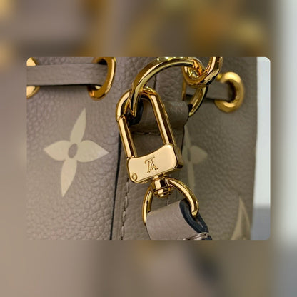 Anum Bags Detail
