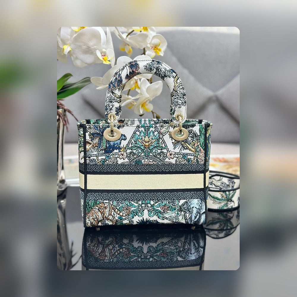 Anum Bags Detail