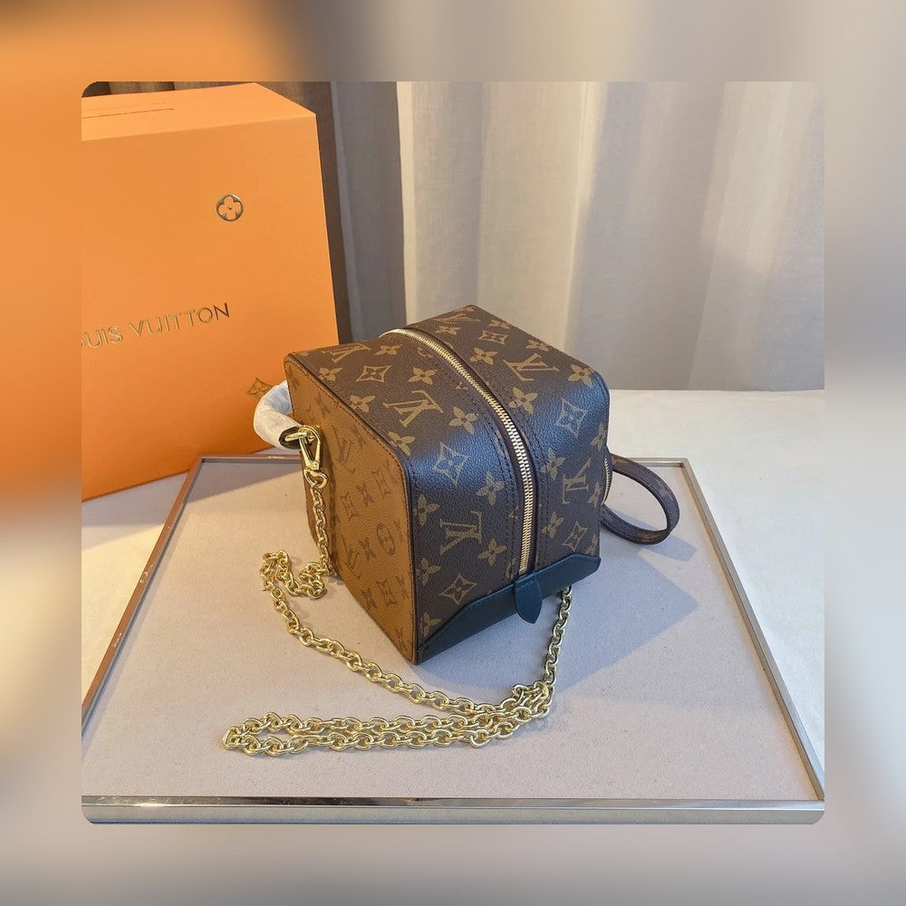 Anum Bags Detail