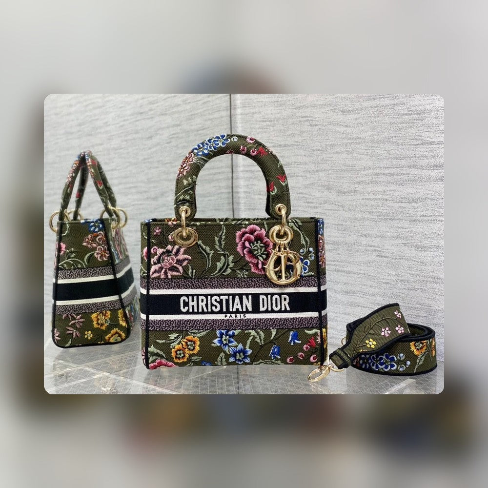 Anum Bags Detail