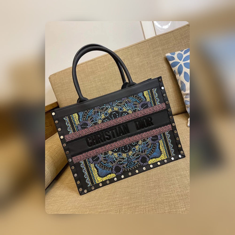 Anum Bags Detail