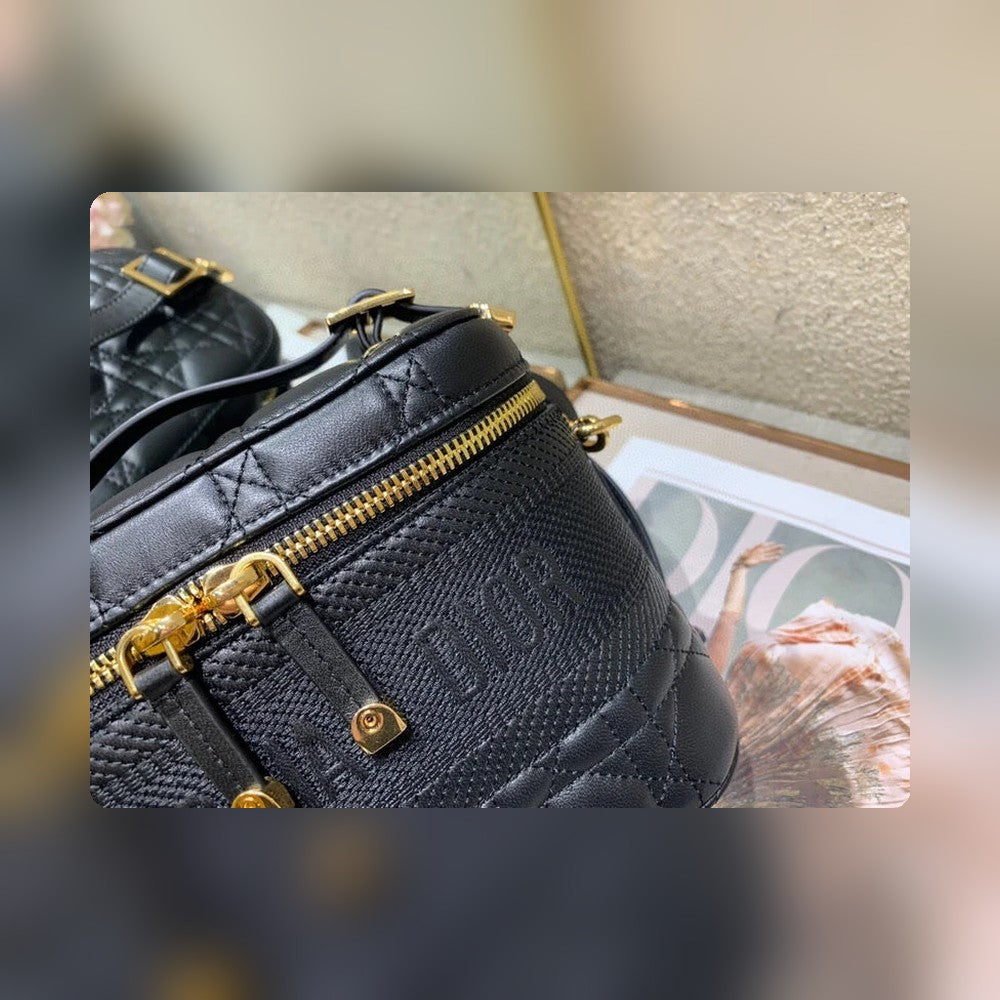 Anum Bags Detail