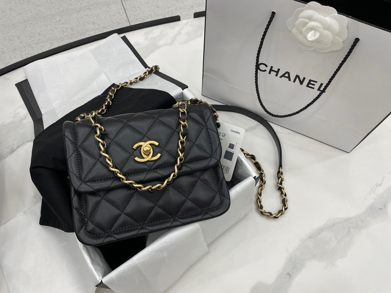 Anum Bags Detail