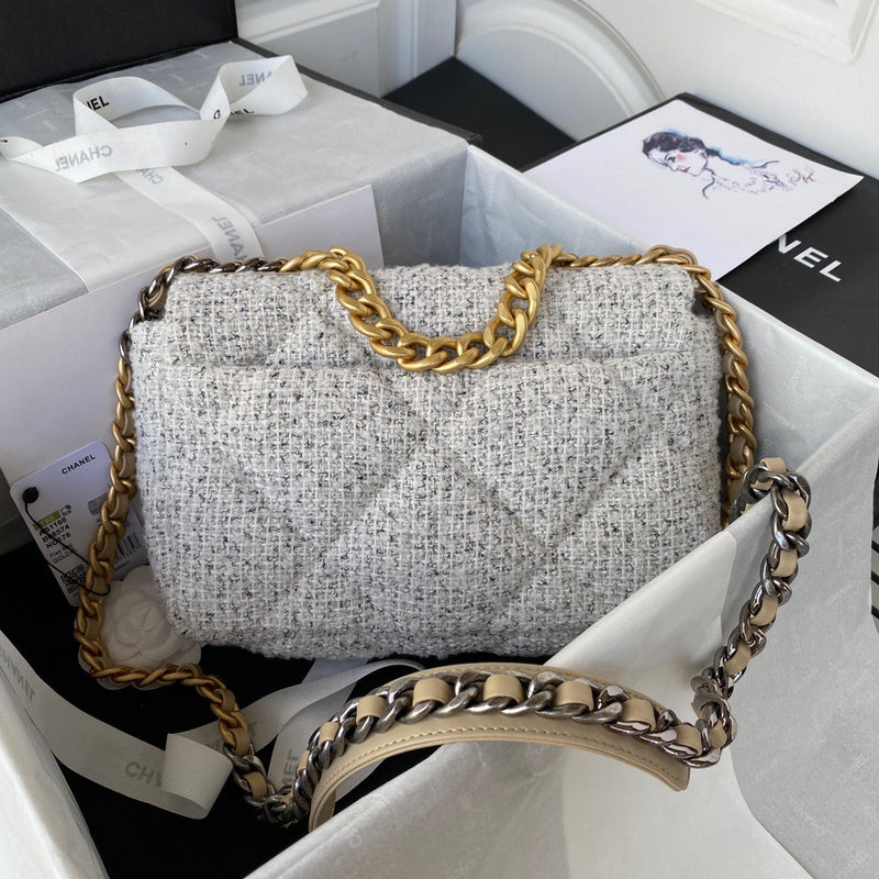 Anum Bags Detail