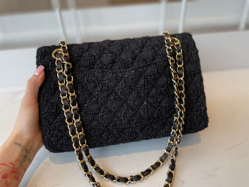Anum Bags Detail