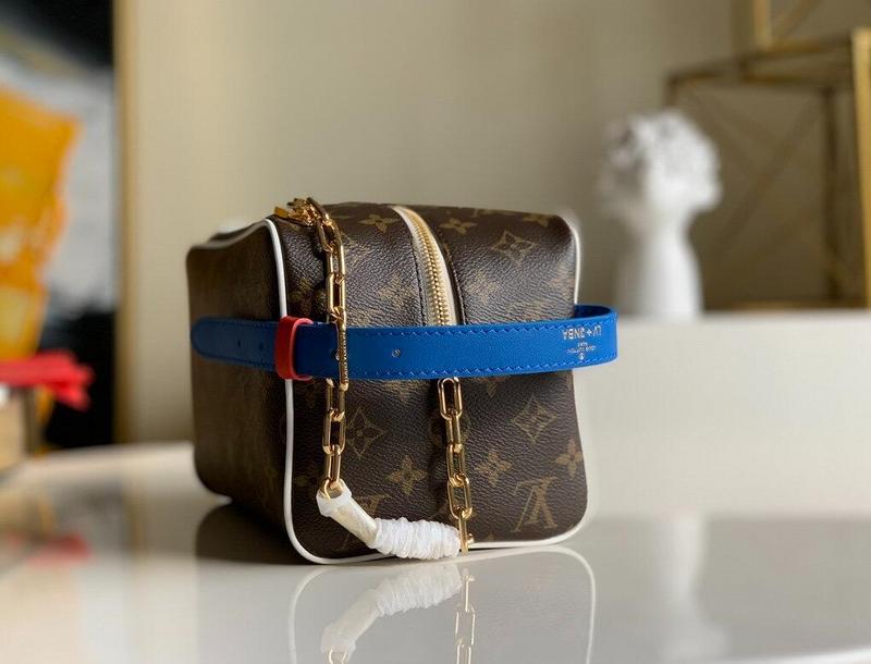 Anum Bags Detail