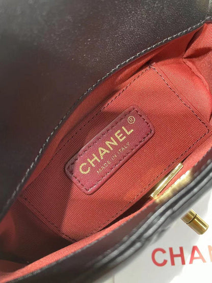Anum Bags Detail