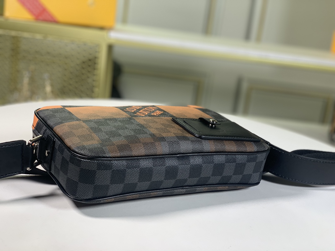 Anum Bags Detail