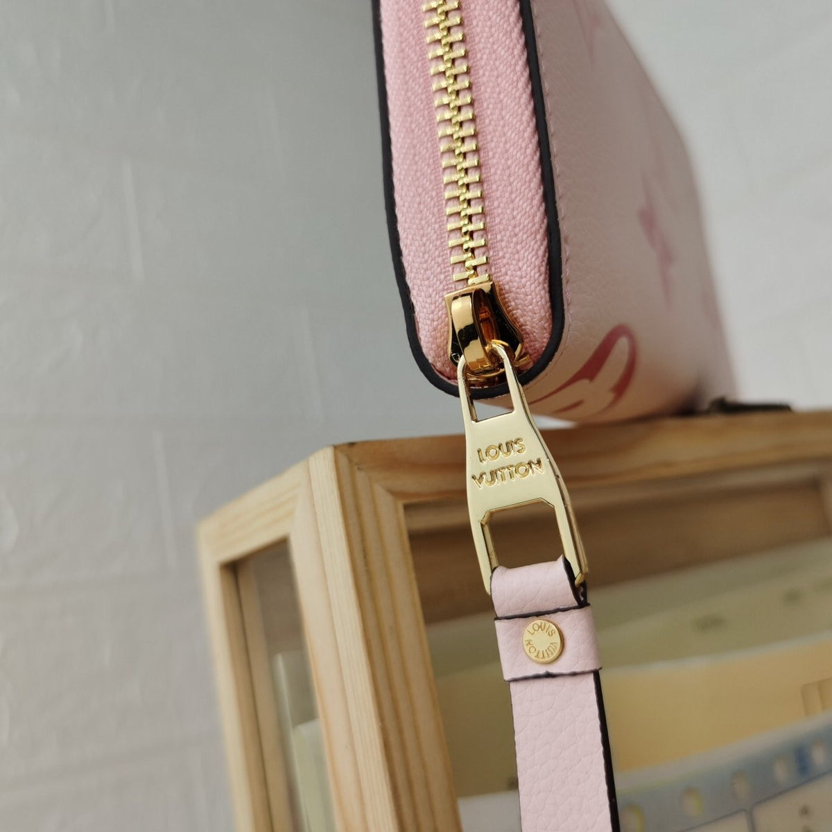 Anum Bags Detail
