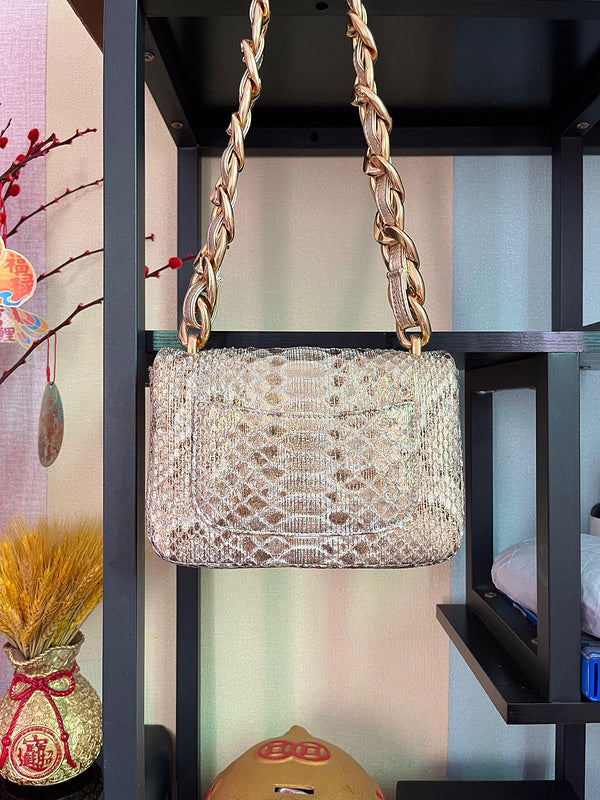 Anum Bags Detail