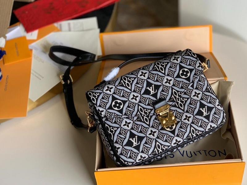Anum Bags Detail