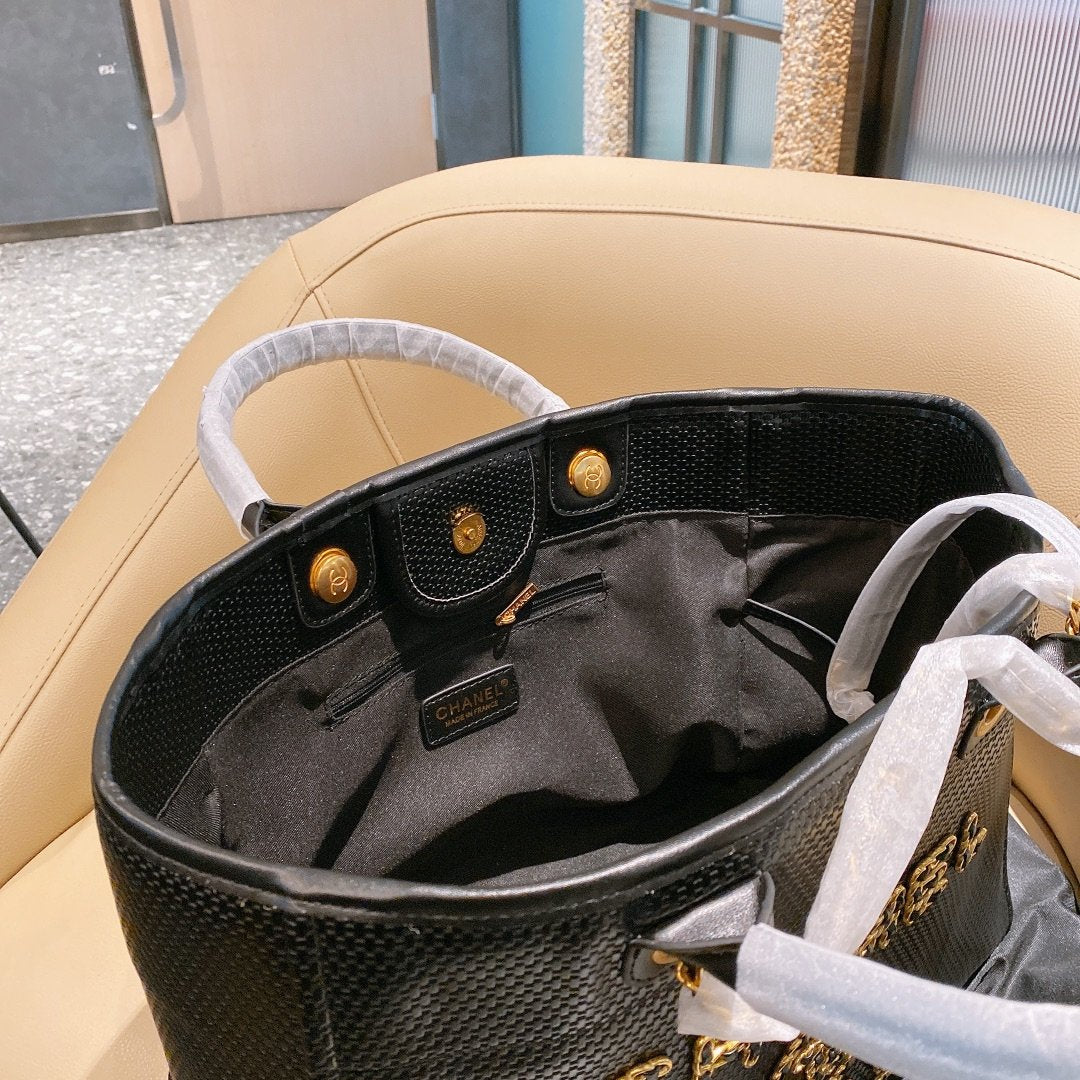 Anum Bags Detail